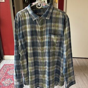 Tommy Bahama 100% cotton plaid long sleeve shirt